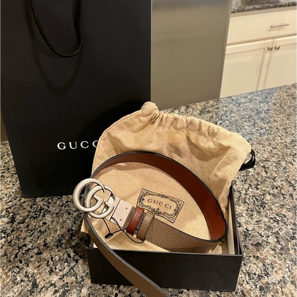 Gucci Accessories - GUCCI reversible belt